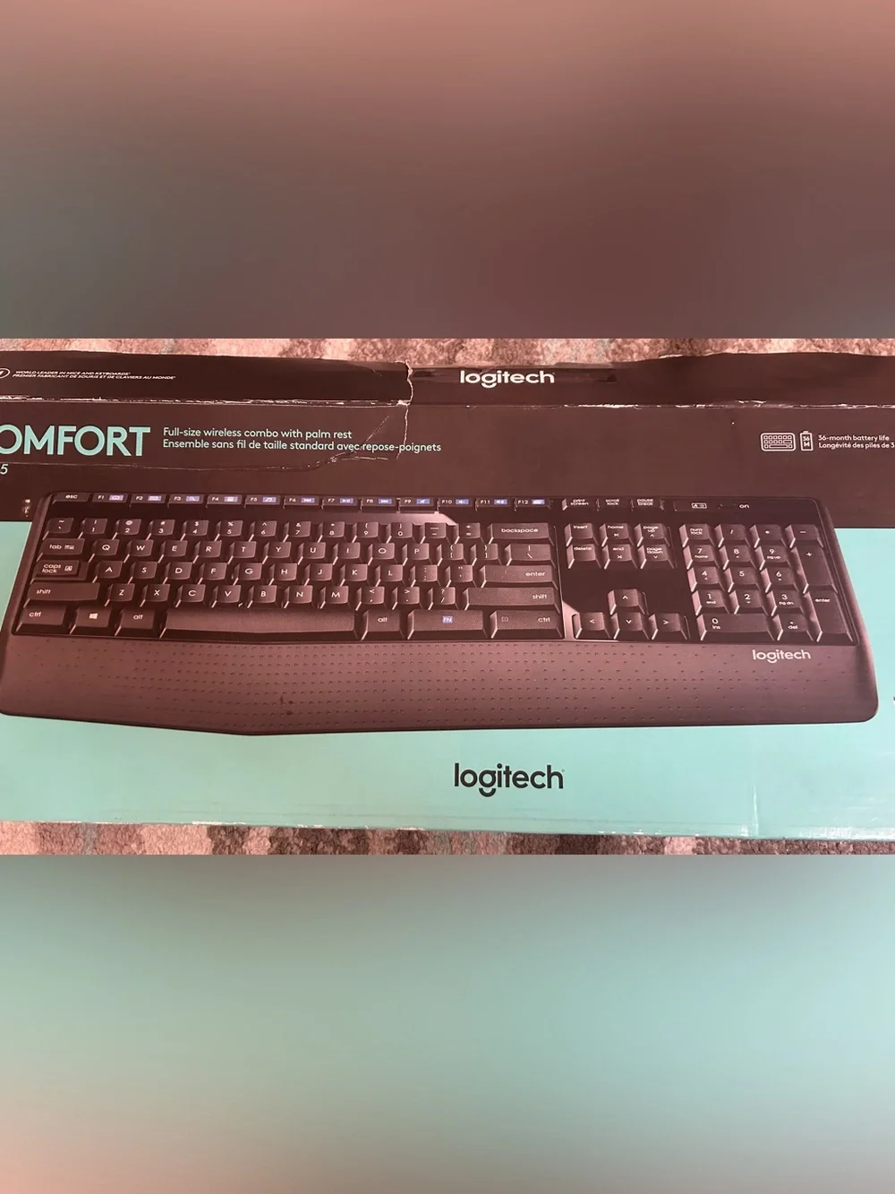 Logitech Comfort Wireless Keyboard and Mouse Combo - Black and Teal